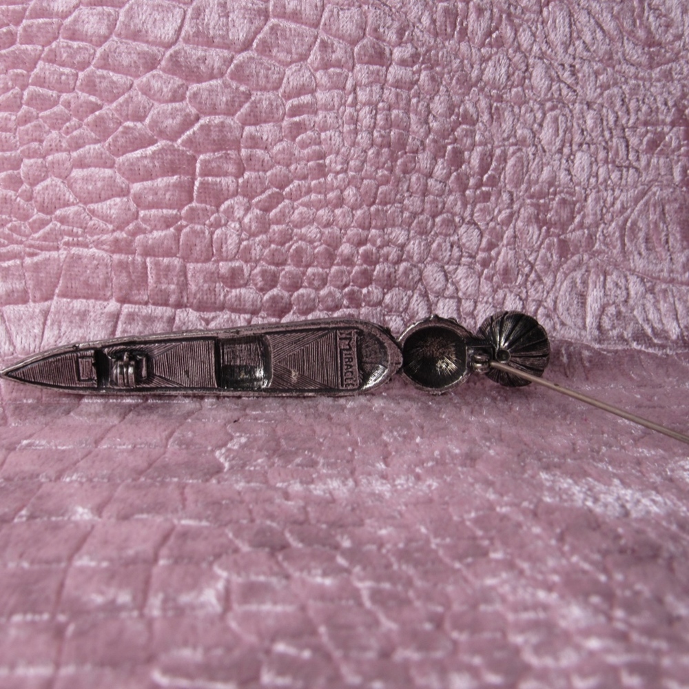 Vintage MIRACLE brooch - Picture 3 of 3